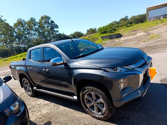MITSUBISHI L200 TRITON 2.4 16V TURBO DIESEL SPORT HPE CD 4P 4X4 AUTOMÁTICO MITSUBISHI L200 TRITON 2.4 16V TURBO DIESEL SPORT HPE CD 4P 4X4 AUTOMÁTICO
